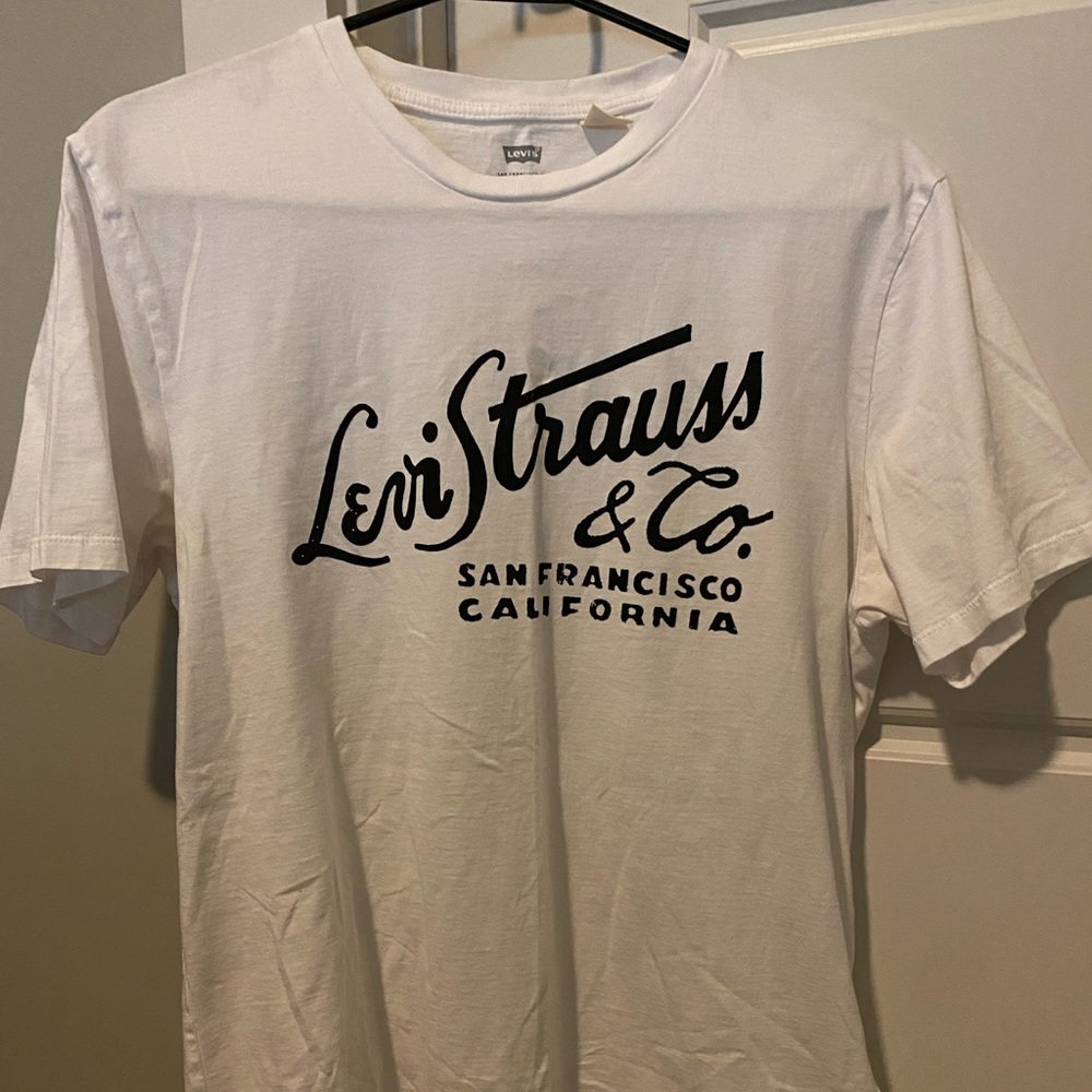 LEVI SHORT SLEEVE GRAPHIC TEE